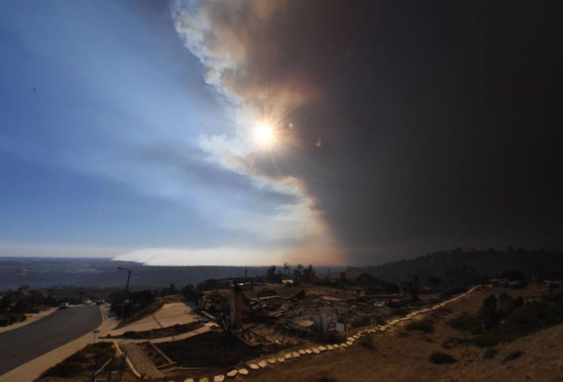 CNNE 475948 - topshot-us-weather-fires-california