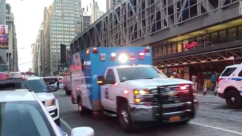 La Policía de Nueva York respondió a reportes de explosión en la zona de Port Authority, el importante terminal de buses de la ciudad.