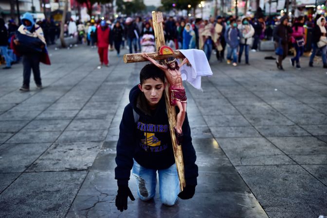 Estos son los favores que más le piden a la virgen: problemas de salud, resolución de problemas, empleo y conseguir pareja, según una encuesta del Gabinete de Comunicación Estratégica (GCE).