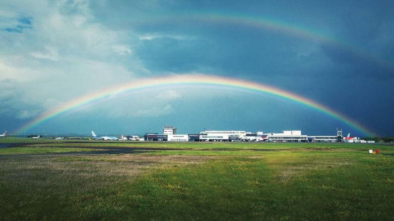 Aeropuerto Cardiff, Gran Bretaña — La opinión de los clientes en la capital galesa es positiva en un 86,57% del tiempo.