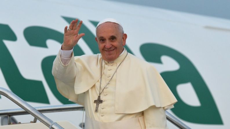 Aeropuerto internacional Leonardo da Vinci-Fiumicino, Roma, Italia — Es el segundo gran aeropuerto de la lista. Los niveles de satisfacción llegan al 88,45%. Al menos el papa Francisco luce feliz.