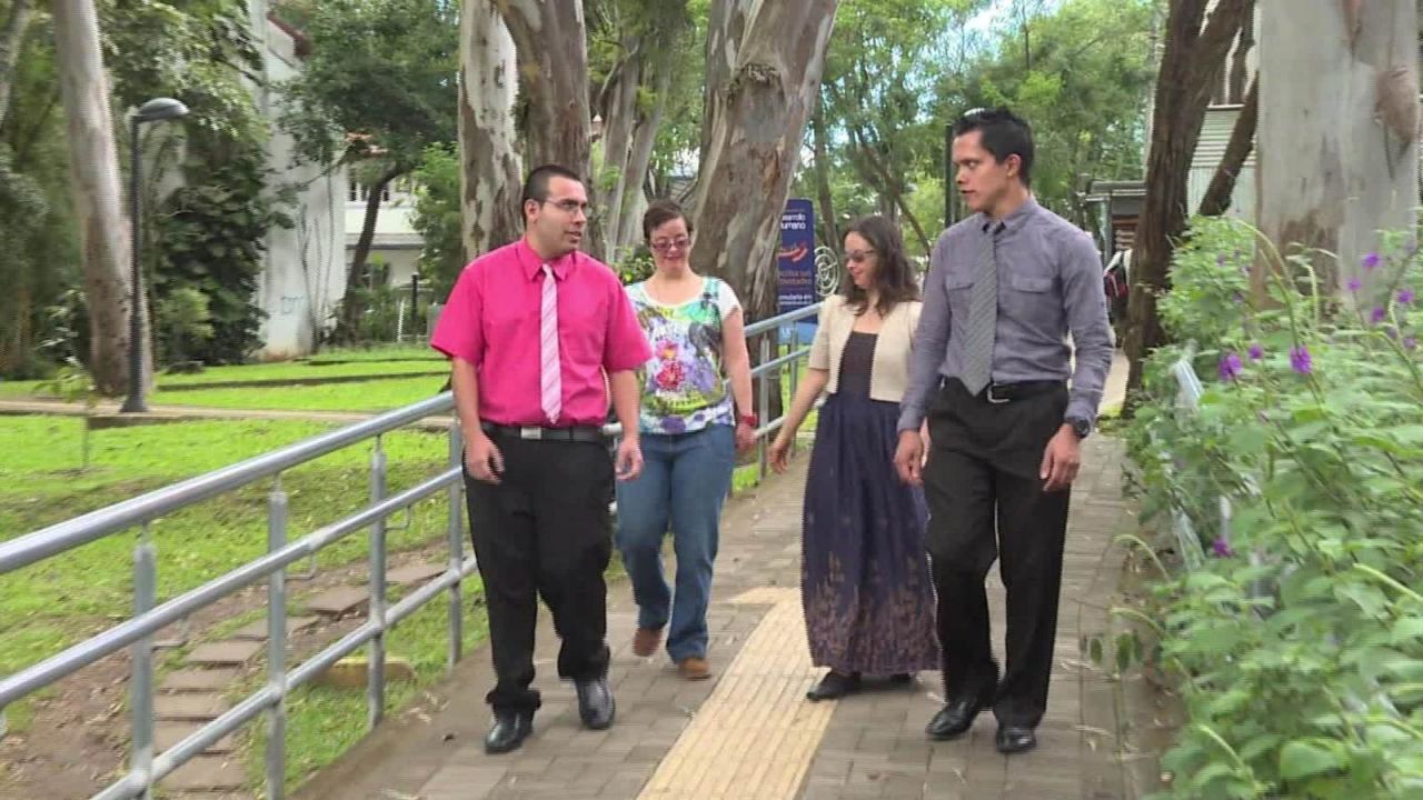 Cuatro personas con síndrome Down terminaron 2017 graduándose en la Universidad de Costa Rica como asistentes de oficina y de biblioteca. Fue en el marco del programa de inclusión para personas con discapacidad cognitiva.