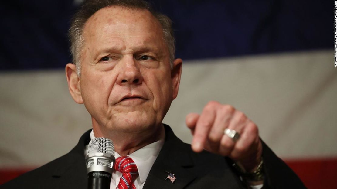 Roy Moore desconoce su derrota y quiere que haya nuevas elecciones al Senado en Alabama.