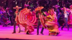 El ballet folclórico de la Universidad de Guadalajara festejó sus 50 años.