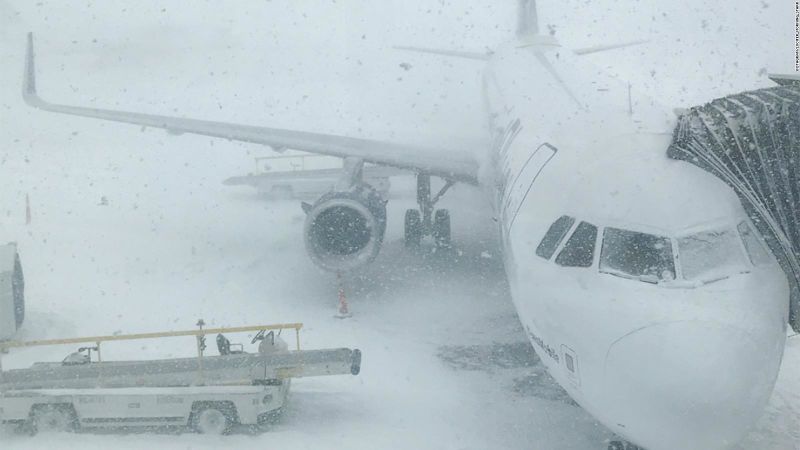 Así se escucha la furia del viento en el aeropuerto jfk de nueva york | cnn