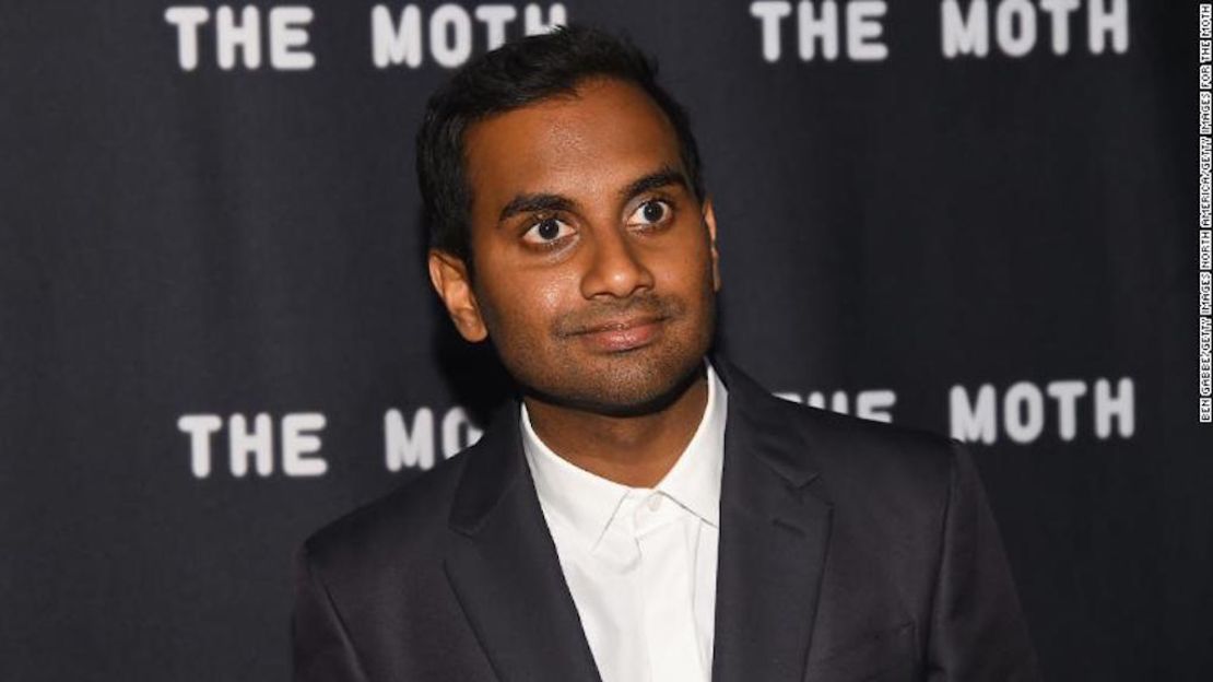 Aziz Ansari durante el evento 'A Moth Summer Night's Dream: The 20th Anniversary Moth Ball at Capitale' el 6 de junio de 2017 en Nueva York.