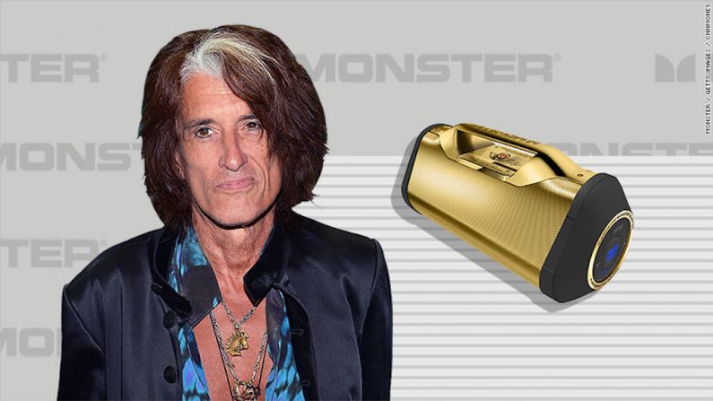 Música para los fanáticos de Aerosmith — Monster reveló una colección de nuevos parlantes y audífonos, pero hay uno especial para los fanáticos de Aerosmith: el guitarrista líder Joe Perry ahora tiene su propia radiocasetera portátil. Perry se asoció con el fabricante de audio para el Monster Blaster Classic Rock Edition JP1000. El dispositivo se enfatiza en frecuencias de sonido de medio y alto rango, para que voces, guitarras y otros instrumentos puedan sonar mucho más claro. El JP1000 estará disponible en los próximos meses. Los primeros 200 estarán firmados por Perry.