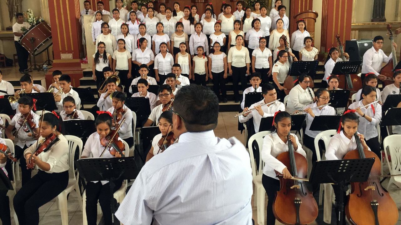 CNNE 486101 - manchay orquesta sinfonica papa peru lima