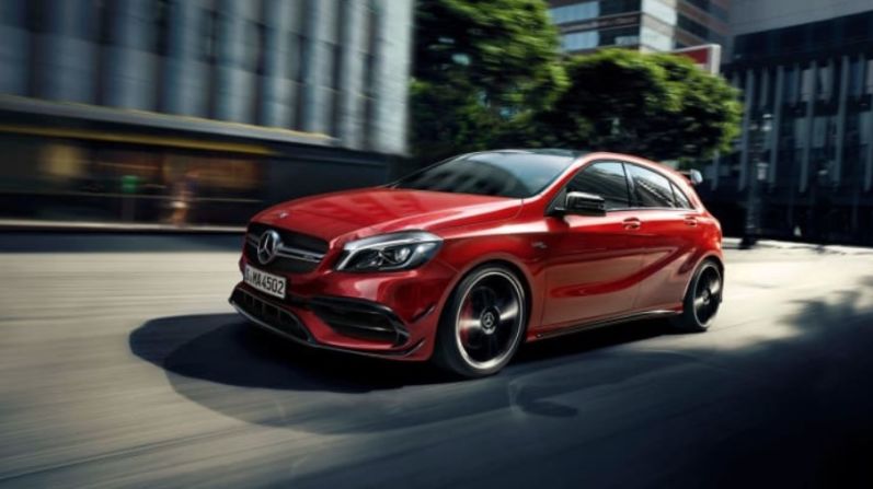 Mercedes Benz Clase A — Ese Clase A ilustrará otra tendencia de rápido crecimiento en la industria automotriz: la eliminación de pantallas analógicas y botones físicos, y el uso de pantallas de alta resolución como reemplazo. El Mercedes más pequeño tendrá la última tecnología cuando salga a la venta en marzo. El Clase A ofrecerá la funcionalidad de pantalla táctil, otra tendencia probable del 2018.