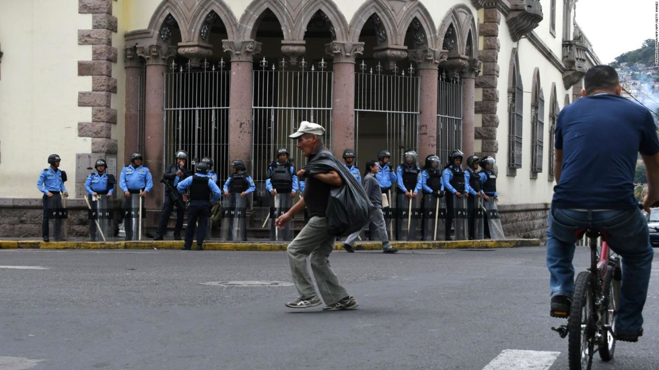 CNNE 488013 - seguridad toma posesion juan orlando hernandez honduras