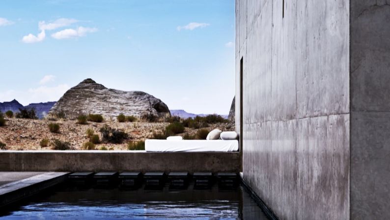 "Yo diría que el viaje más memorable que he hecho fue alrededor del mundo", recuerda. Aquí en Amangiri, Utah, Estados Unidos.