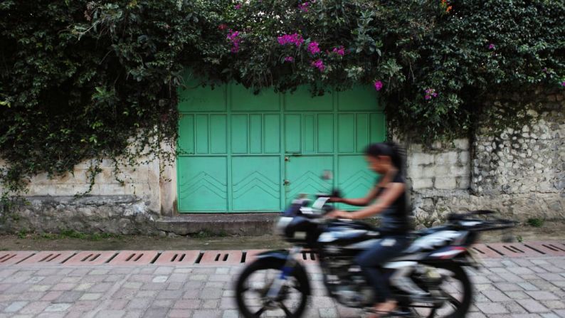 Los cosméticos, debido a las restricciones de las aerolíneas, son lo más difícil de empacar, dice Paider. Aquí: Lago Atitlán, Guatemala.