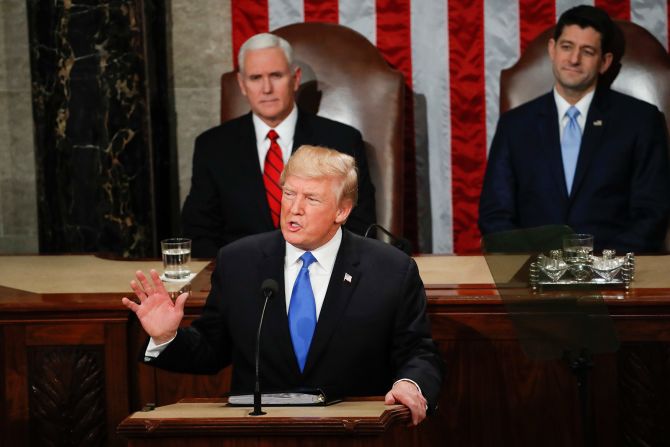 "Hemos avanzado con una clara visión y misión justa: hacer a Estados Unidos grande otra vez para todos los estadounidenses", dijo Trump durante su discurso.