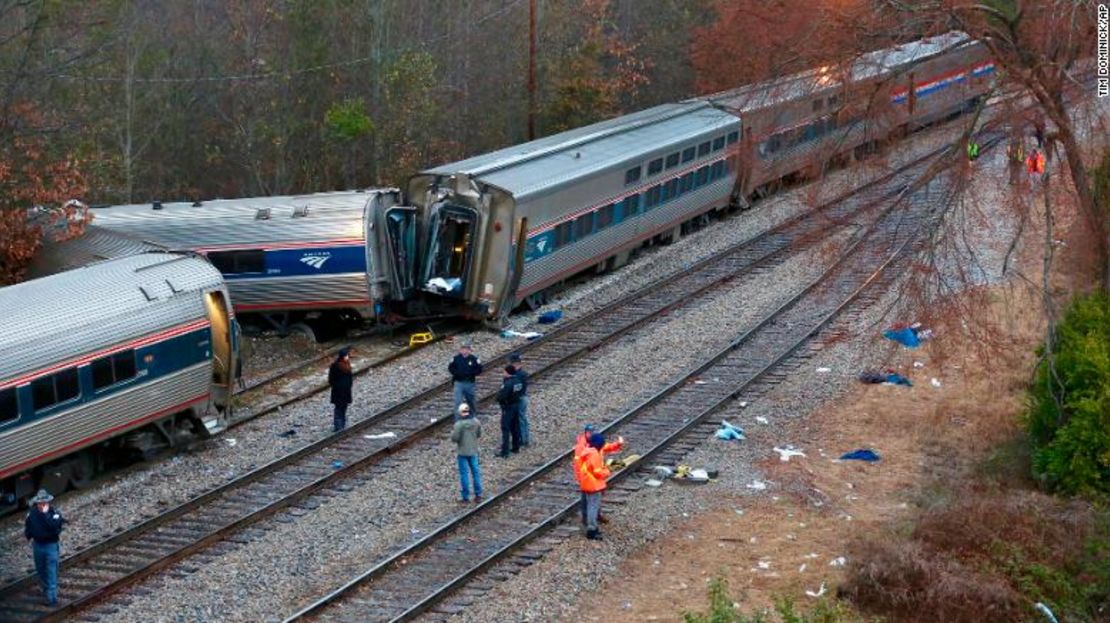 Autoridades investigan el fatal choque de trenes en Cayce, Carolina del Sur.