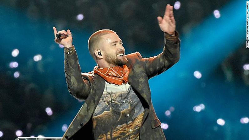 Justin Timberlake durante su espectáculo en el medio tiempo del Super Bowl, este domingo 4 de febrero.