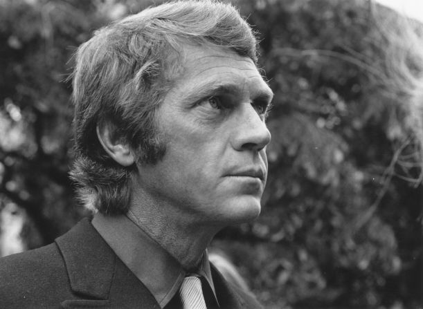 5. Steve McQueen: el famoso actor de Hollywood y piloto murió a los 50 años en Ciudad Juárez, México cuando sufrió un paro cardíaco el 7 de noviembre de 1980, tras una cirugía de cáncer que, se dijo en su momento, fue exitosa, como lo reseña el sitio especializado en cine IMDB.