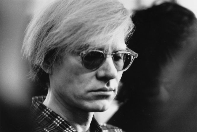 9. Andy Warhol: el mundo del arte le dijo adiós a uno de sus mayores exponentes el 22 de febrero de 1987. A sus 58 años y en el Hospital de Nueva York en Manhattan, Andy Warhol murió por problemas que le siguieron a cirugía para remover su vesícula biliar.