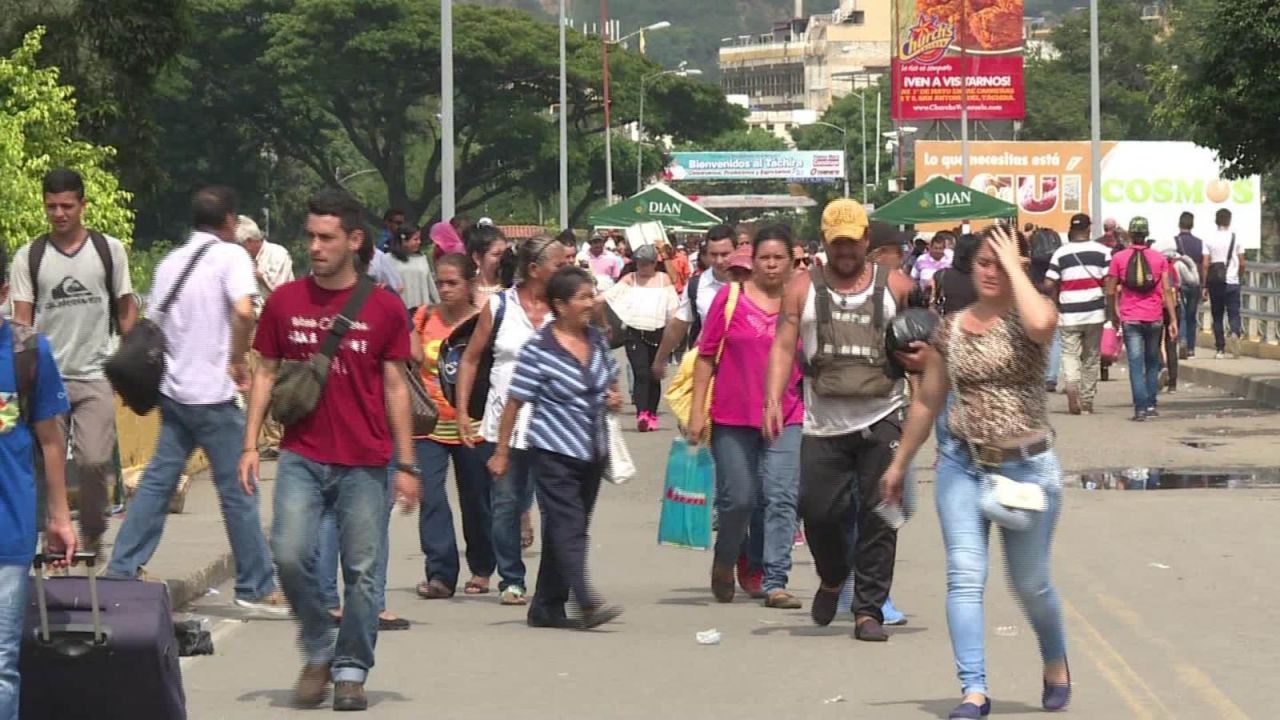 CNNE 491039 - inmigrantes venezolanos frontera colombia