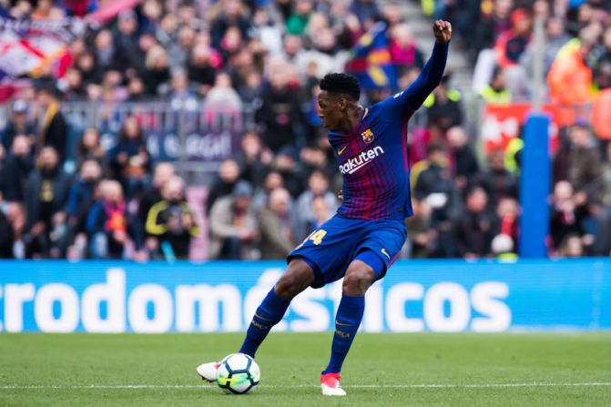 Mina había debutado el jueves en el partido del Barcelona de visita contra el Valencia por la Copa del Rey, pero en ese juego entró de cambio y jugó únicamente unos 10 minutos.