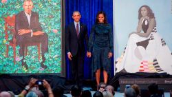 CNNE 491818 - michelle barack obama smithsonian retratos