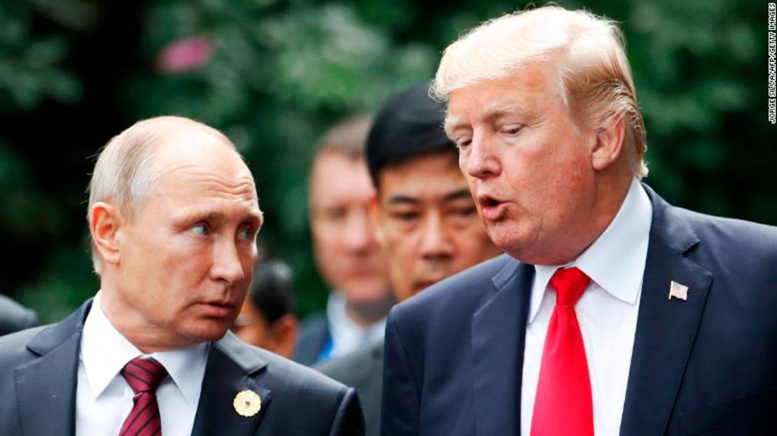 El presidente de Estados Unidos, Donald Trump, junto al presidente de Rusia, Vladimir Putin.