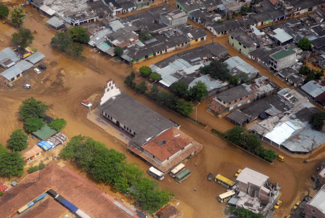 Imagen de archivo. Una vista aérea de Tarazá, uno de los seis municipios del Bajo Cauca antioqueño, en 2007.