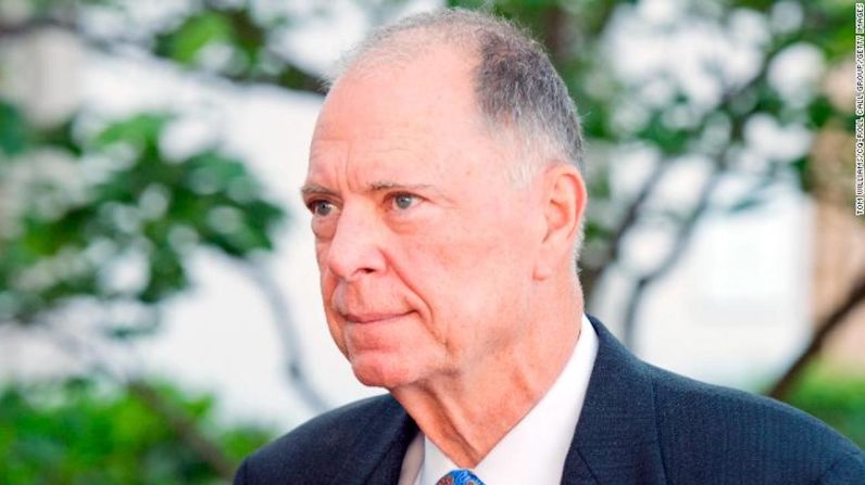 Representante Bill Posey — 2.000 dólares.