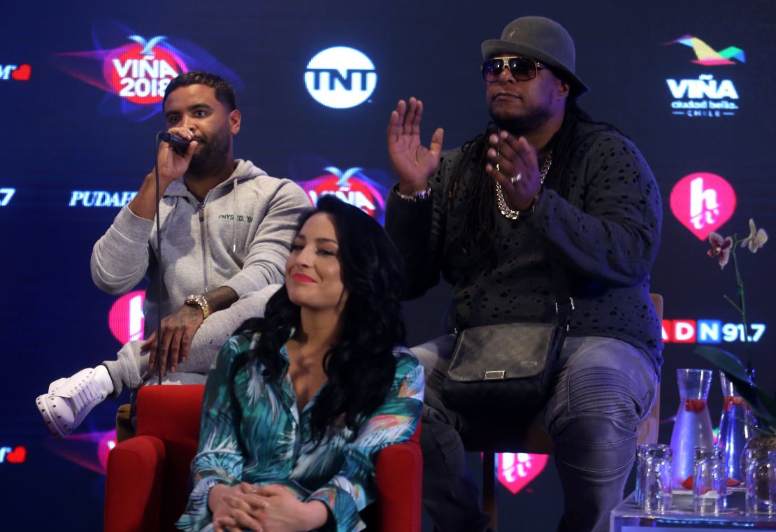 Zion y Lennox durante la conferencia de prensa de la presentación del jurado de Viña del Mar 2018.