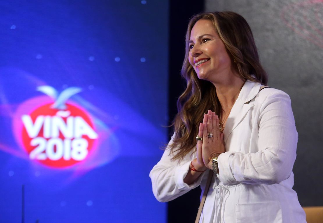 La locutora Evelyn Bravo durante la conferencia de prensa de la presentación del jurado de Viña del Mar 2018.