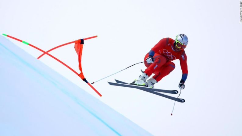 Aksel Lund Svindal, de Noruega, se convirtió en el campeón olímpico de Esquí alpino más veterano, a la edad de 35 años.