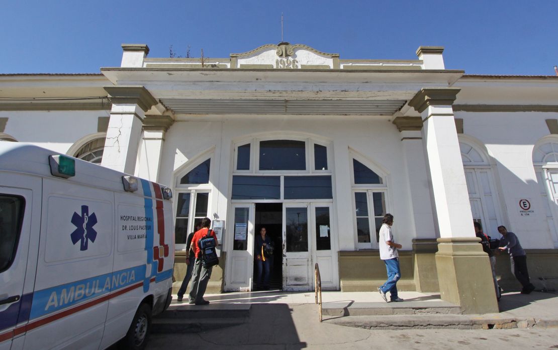 Frontis del Hospital Louis Pasteur, en la provincia argentina de Córdoba.