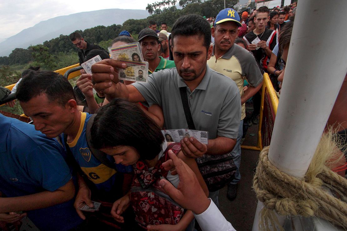 CNNE 504275 - venezuela-crisis-colombia-border