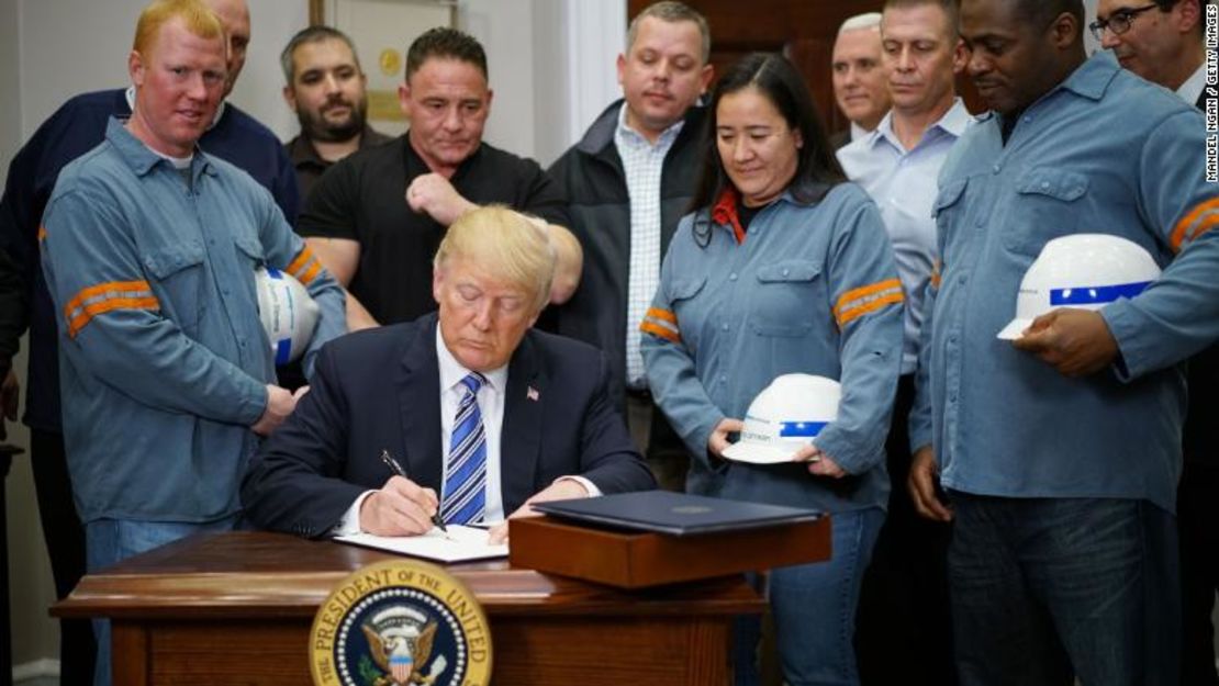 CNNE 504629 - trump firma la norma que hace oficial los aranceles al acero y aluminio