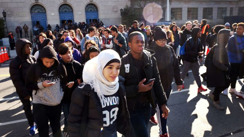 En Brooklyn, cientos de estudiantes se unieron al paro nacional.