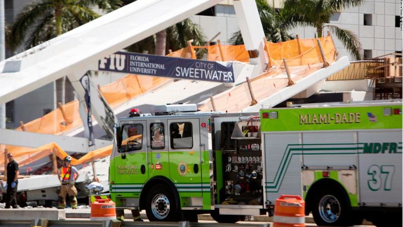 Las autoridades confirman que hay varios muertos tras el derrumbe de la estructura.