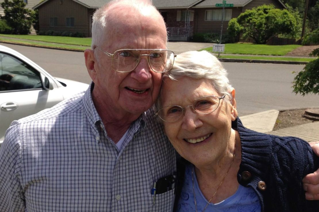 Charlie y Francie Emerick en una foto de mayo de 2016. La pareja, ambos con diagnósticos terminales, eligió morir al mismo tiempo.