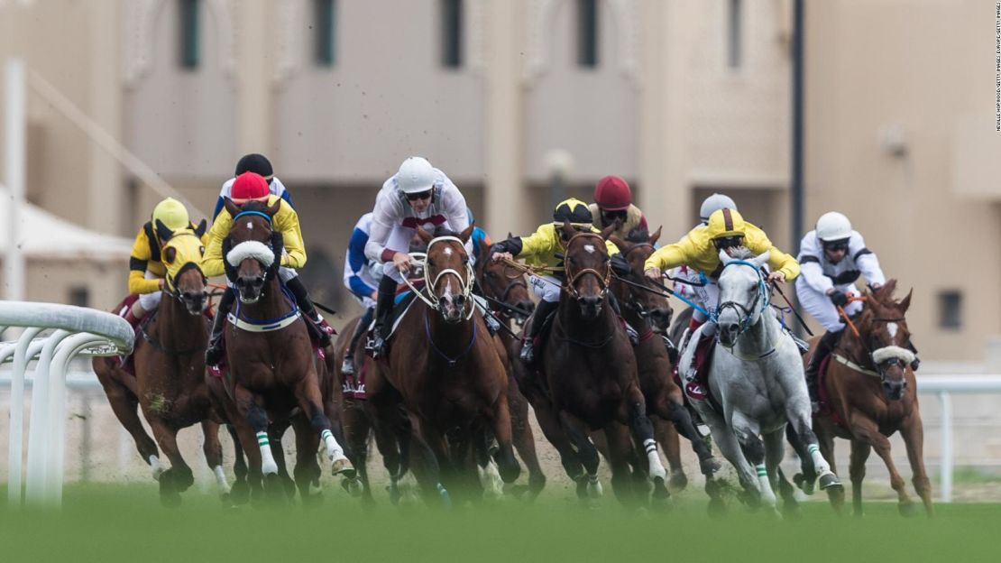 El Festival de la Espada del Emir en Doha atrae a corredores de todo el mundo.