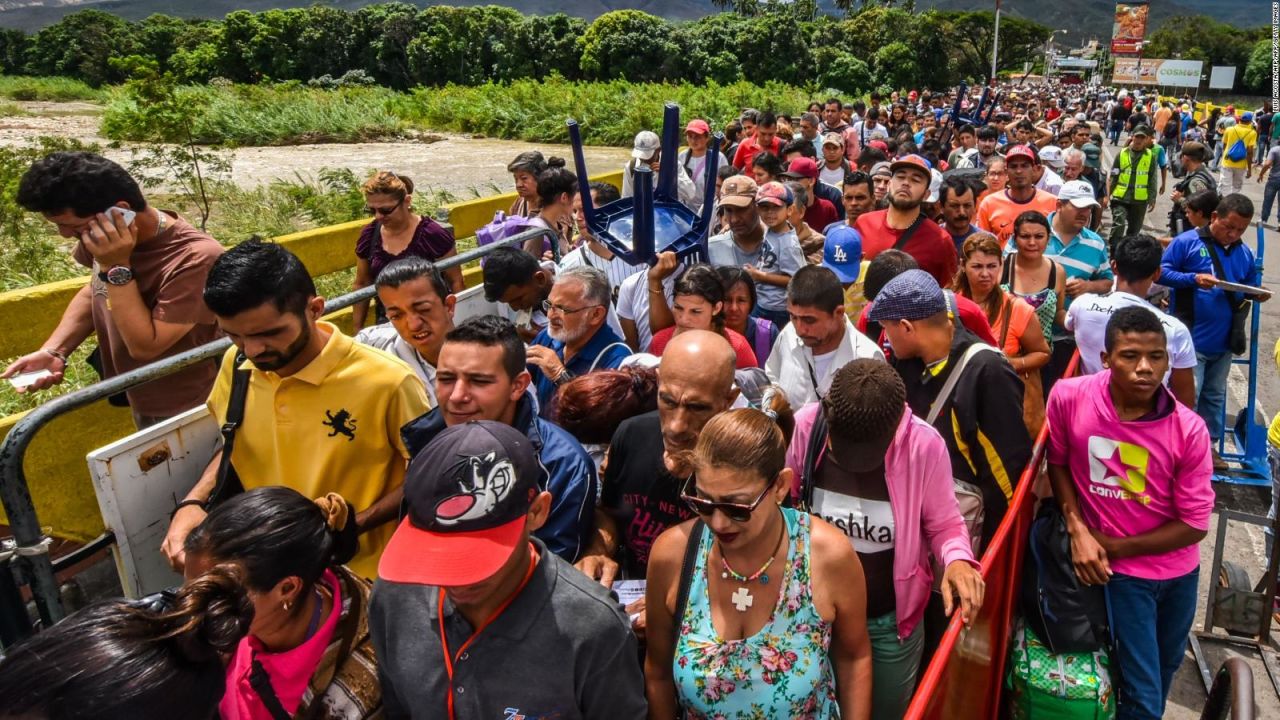 Venezolanos en la frontera con Colombia