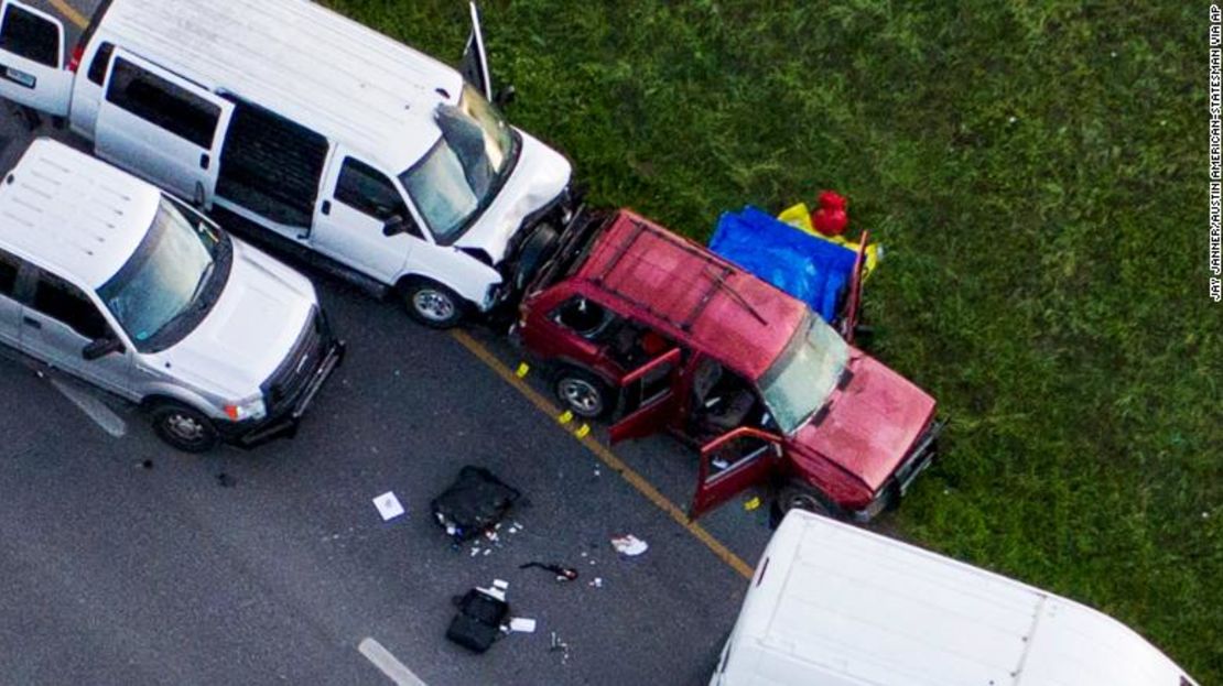 El atacante murió en una explosión dentro de su auto, mientras la Policía buscaba detenerlo en la mañana de este miércoles.