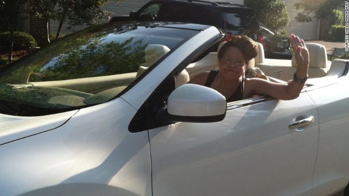 Sheila Minor Huff dice que su auto convertible es su “lugar feliz”.