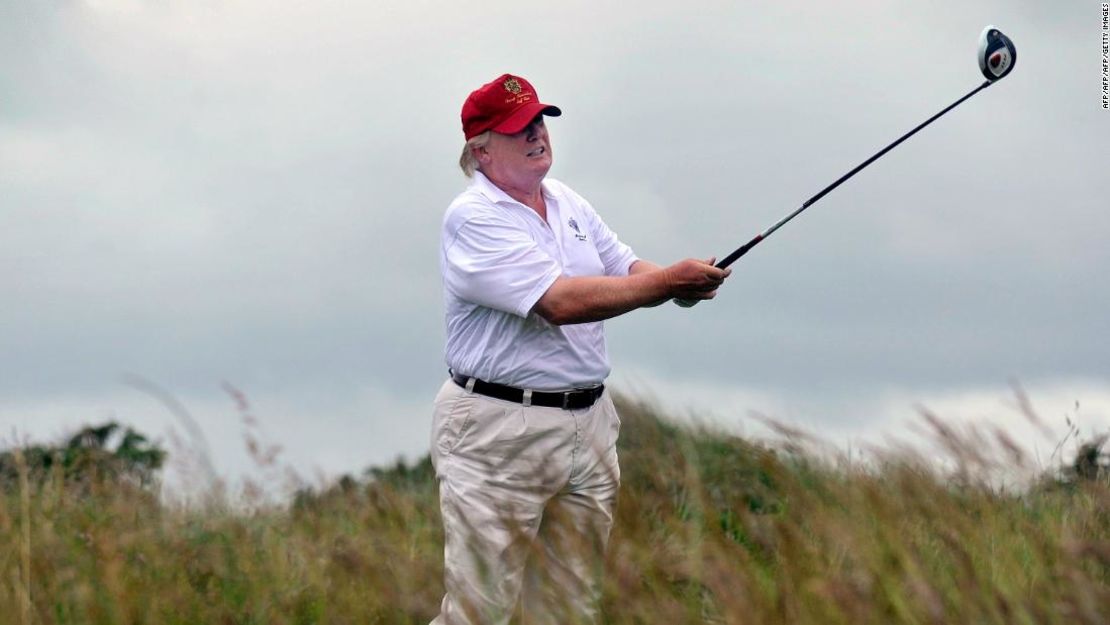 CNNE 509424 - donald trump jugando al golf