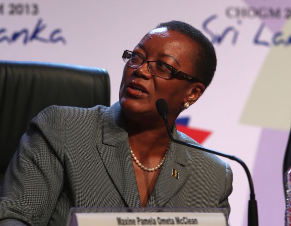 Maxine McClean, ministra de Relaciones Internacionales de Barbados. Ocupa el cargo desde 2008. Cuenta con estudios de Gerencia, un MBA y una maestría en Temas Internacionales. Aparte de su carrera política, McClean ha ejercido la cátedra universitaria en su país y Estados Unidos.