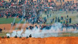 CNNE 510865 - muertes tras masivas y sangrientas protestas en frontera entre gaza e israel