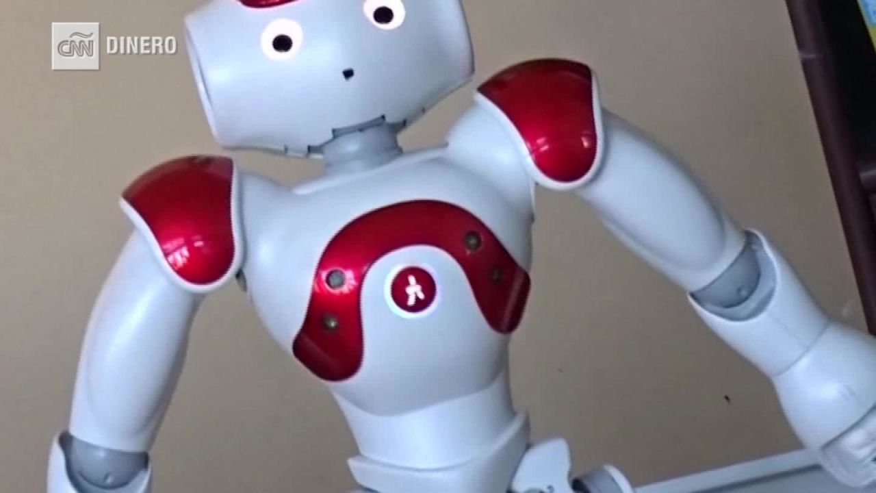 CNNE 511315 - minuto clix- un robot profesor de idiomas