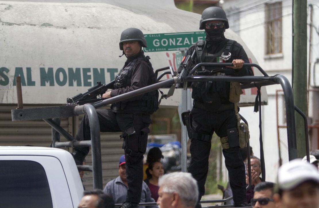 Patrulla de Policía garantiza la seguridad en un acto del candidato presidencial Andres Manuel Lopez Obrador en Nuevo Laredo, Tamaulipas, Mexico. 5 de abril de 2018.