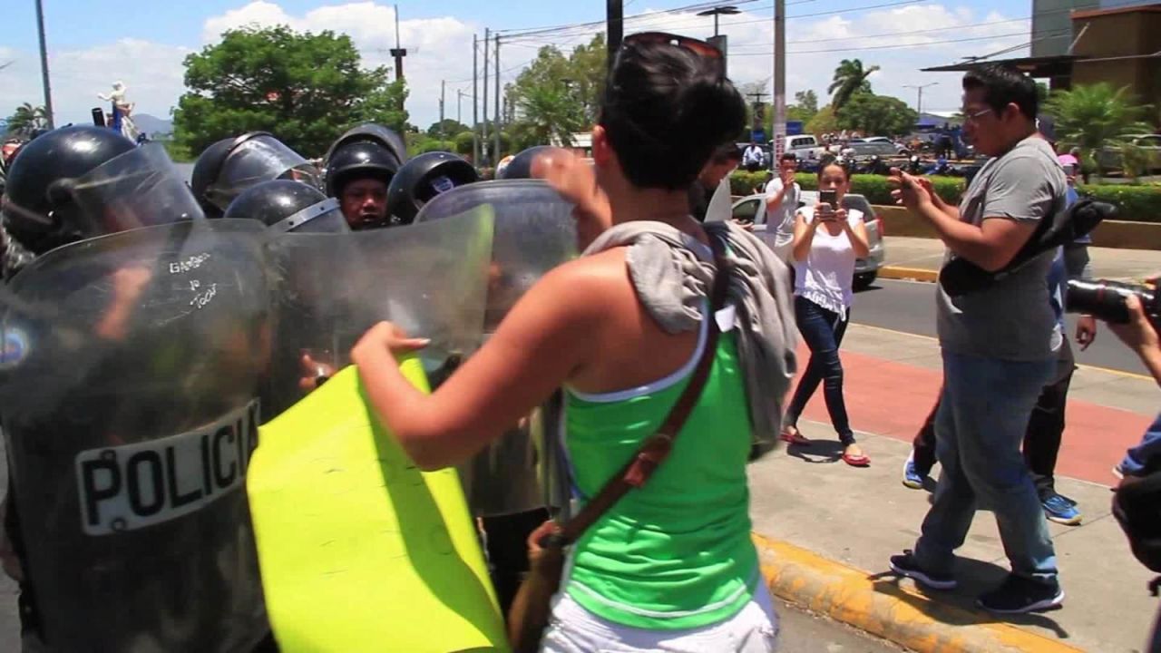 CNNE 514518 - protestas por el incendio en reserva natural de nicaragua