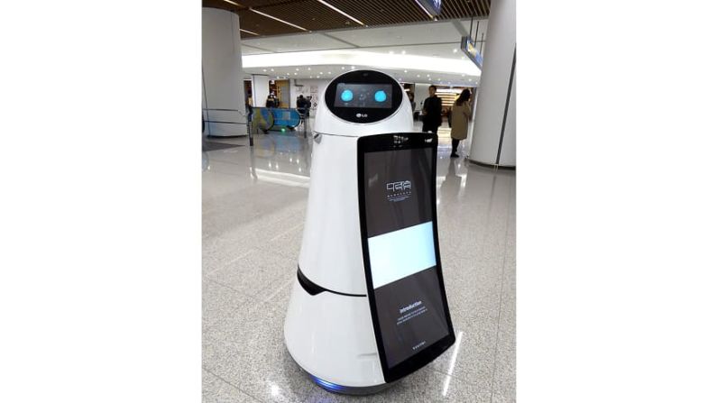 Robots de aeropuerto: la nueva Terminal 2 del aeropuerto Incheon de Seúl tiene robots para dirigir y comunicarse con los pasajeros. Incluso escanearán tu tarjeta de embarque y te llevarán a tu puerta de conexión, conversando contigo en cualquiera de los cuatro idiomas que maneja: coreano, inglés, mandarín y japonés.