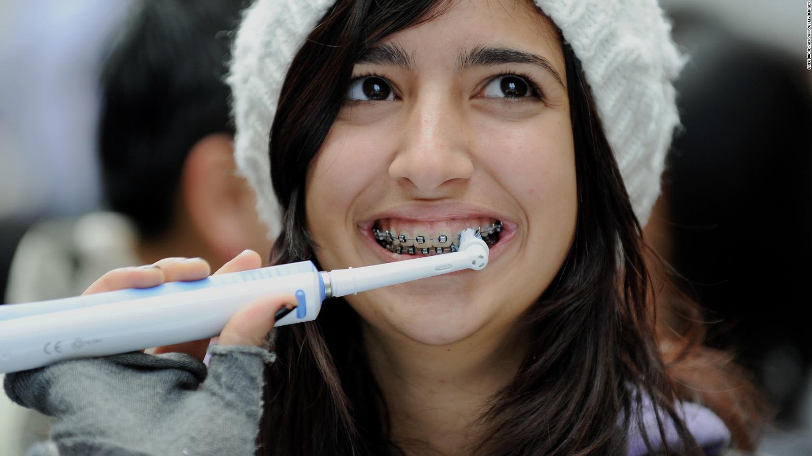 #SaludExpress: Esta es la forma adecuada de cuidar tus dientes