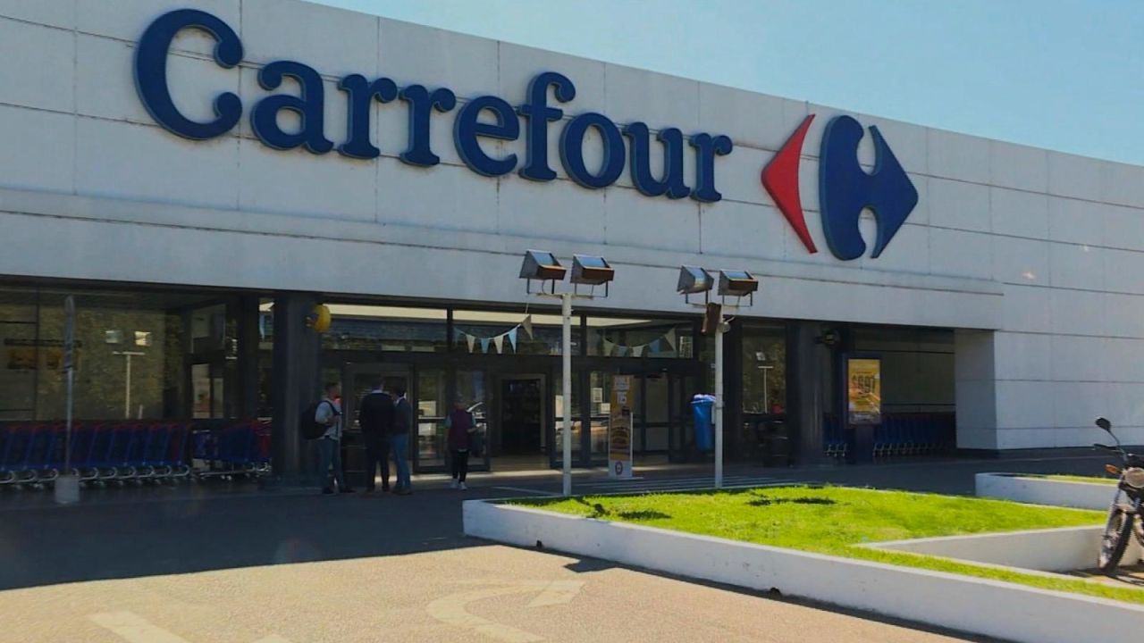 CNNE 515995 - la presion de carrefour ante la crisis del consumo en argentina