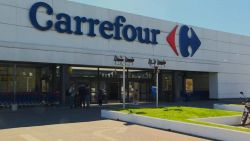 CNNE 515995 - la presion de carrefour ante la crisis del consumo en argentina